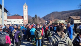 Uspješna „Srimušijada“ u Velikoj: Planinari uživali u proljetnom izletu i omletu sa srimušem