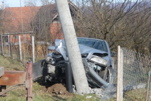 Vozačica u zavoju izletjela s Opelom