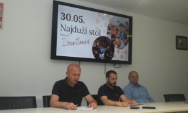 Krajem slijedećeg tjedna Velika priprema trodnevnu manifestaciju - "Najduži stol", koncert Danijele Martinović i 34. Smotra folklora
