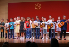 Učenici i nastavnici OŠ Julija Kempfa svečanom sjednicom i priredbom u dvorani Glazbene škole Požega obilježili svoj Dan škole