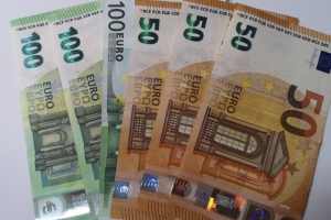 23- godišnjaku počistili tekući račun a 43-godišnjakinja preko internet oglasnika uplatila mobitel no nije ga dobila
