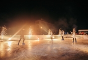 Otvoren ovogodišnji Advent i klizalište u Požegi na bivšem Atletskom stadionu