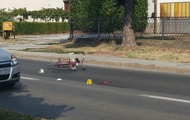 Došlo je do naleta osobnog automobila na biciklistu u Frankopanskoj ulici u Požegi - biciklista prevezen u OŽB Požega