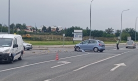 U požeškom raskrižju Industrijske i Šokačke ulice 19-godišnjak s teretnim automobilom nije propustio vozilo 26-godišnjakinje - oboje ozlijeđeni u sudaru