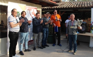 Urednik tjednika Kronika Vladimir Protić na 14. Otvorenom kupu Hrvatske u kuhanju brudeta za novinare osvojio 1. mjesto i šampionski pehar