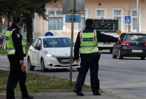 Pojačane mjere u prometu za vikend prikupile 62 prekršaja a nestašni 22-godišnjak u "BMW" dobio 1.380 eura kazne