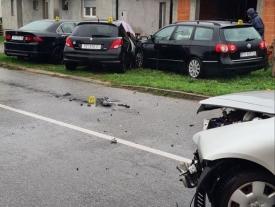 Prometna nesreća u raskrižju u Požegi sa 4 automobila - ima i ozlijeđenih
