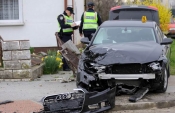 Noćas u Mihaljevcima vozio &quot;Audi&quot; uz alkohol pa sletio i razbio znakove, parkirani automobil, metalnu ogradu