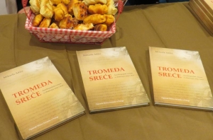 Požeški Ogranak MH s Mihaelom Adžić o "Tromeđi sreće" prvom autobiografskom romanu