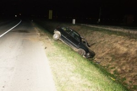 Tri prometne nesreće i jedan bijeg a između Oljasa i Tornja 51-godišnjak sletio u kanal - imao je samo 2,36 promila pa je prenoćio u policiji