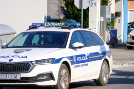 Pri pretjecanju traktora izazvala prometnu nesreću
