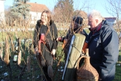 Udruga vinogradara &quot;Vino-kap&quot; iz Kaptola orezala i blagoslovila pokazni vinograd za još bolju vinogradarsku godinu