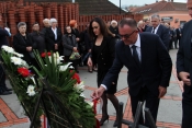 Položeni vijenci za poginule branitelje i sv. misa uz Dan županije