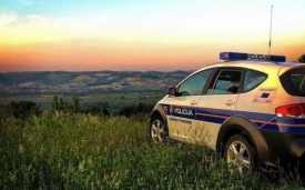 Spriječeno krijumčarenje više stranih državljana koje je kombi vozilom pokušao izvesti 27-godišnji poljski državljanin