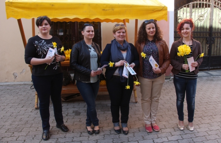 Članice Katarine Zrinske cvijetom narcisa protiv raka dojke