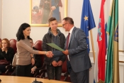 Župan Tomašević svečano uručio Ugovore o korištenju stipendija učenicima Poljoprivredno-prehrambene škole Požega