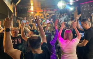 Požežanima poznate "Žute dunje" snimile spot za novu pjesmu ,,Ja sam momak starog kova''