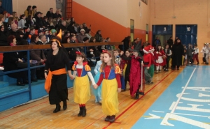 Veselo i šareno društvo ispunilo Grabrik