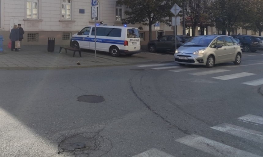 Dogodile su se 3 prometne nesreće, a 74-godišnja vozačica na obilježenom pješačkom prijelazu udarila 60-godišnju pješakinju