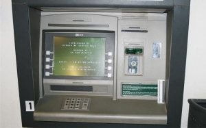 Otuđila 1.000 kn sa bankomata, otkriveni ilegalni "sjekači" u šumama "Hrvatskih šuma"