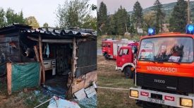 Progorenje peći izazvalo požar u ostavi, intervenirali vatrogasci