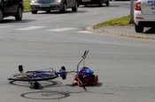 26-godišnjak vozio s 1,12 promila pa udario u 71-godišnjeg pješaka koji je gurao bicikl i prelazio cestu izvan pješačkog prijelaza