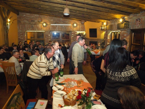 Na lovačku zabavu doveli i supruge