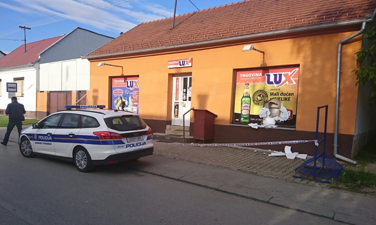 U pokušaju provale u Lux trgovinu zatečen 49-godišnjak