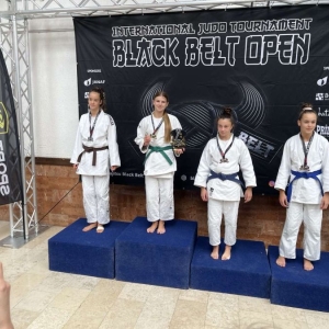 IMG-40937f859440242370084631d8671d04-V